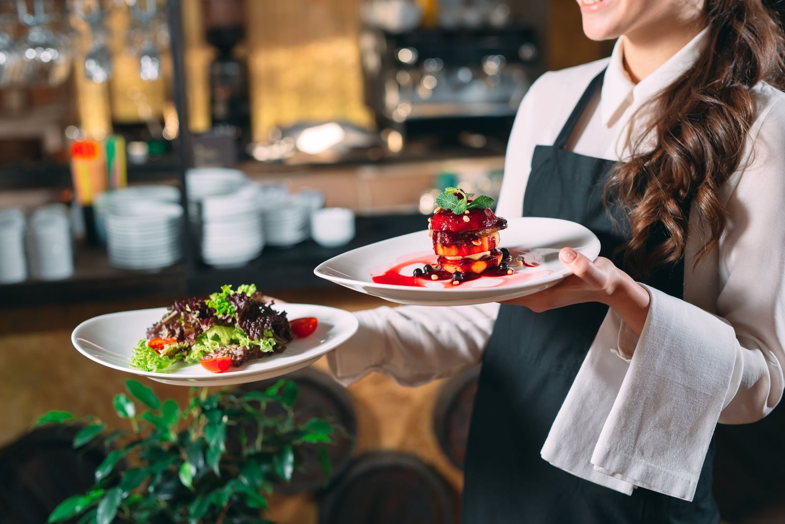 Nhân sự ngành khách sạn đang có nhiều vấn đề, nhưng bạn có thể biến chúng thành cơ hội để khách sạn của mình trở nên tốt hơn. bien-nhung-thach-thuc-ve-nhan-su-cua-nha-hang-thanh-co-hoi